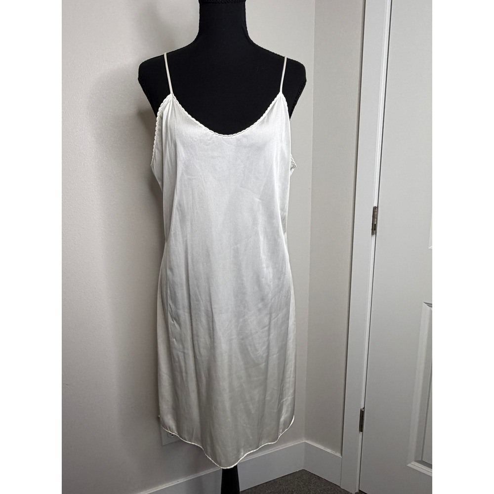 Vassarette Women's Ivory White Nylon Full Slip Adjustable Straps Scalloped 38